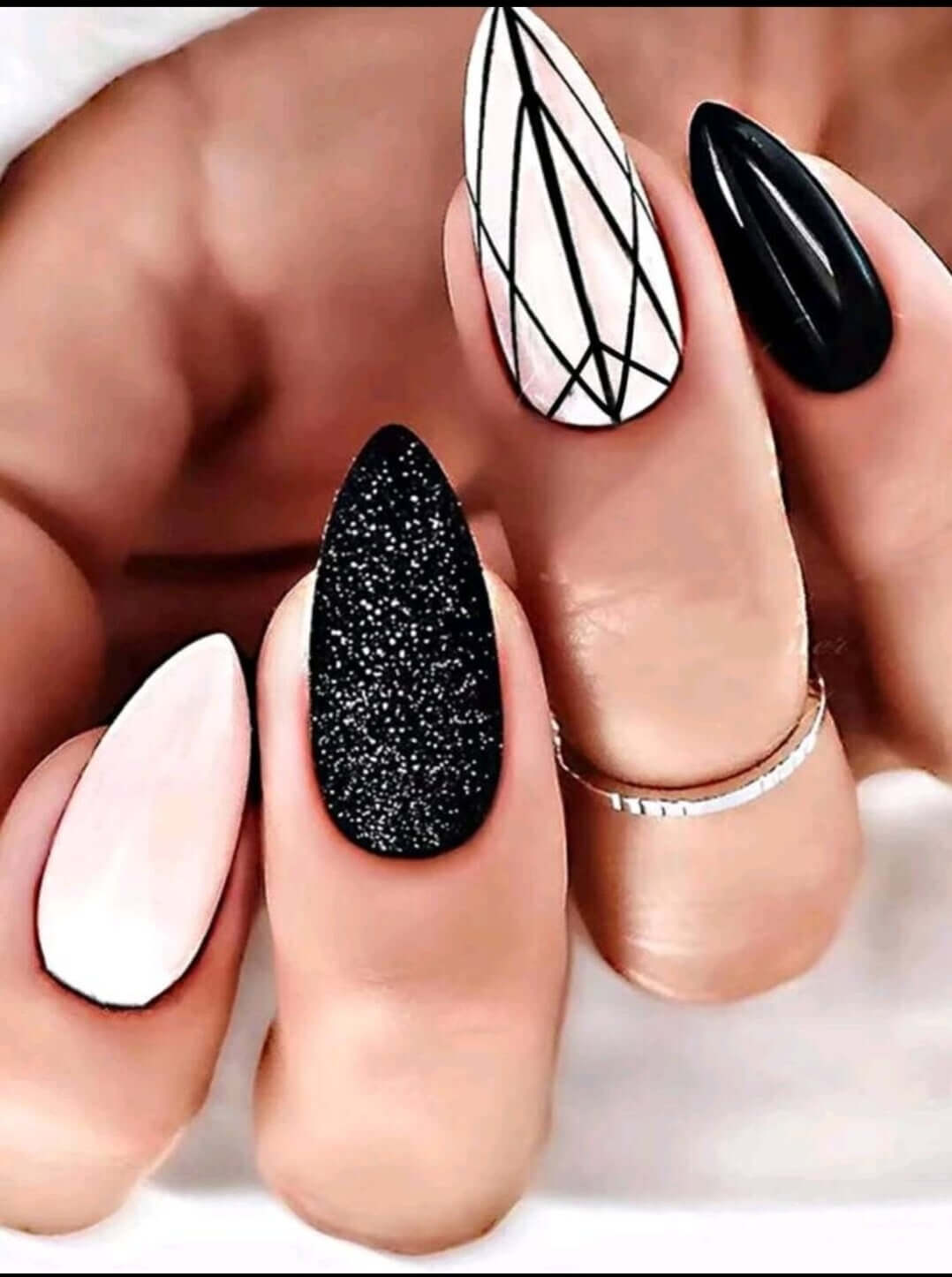 Nails - black white