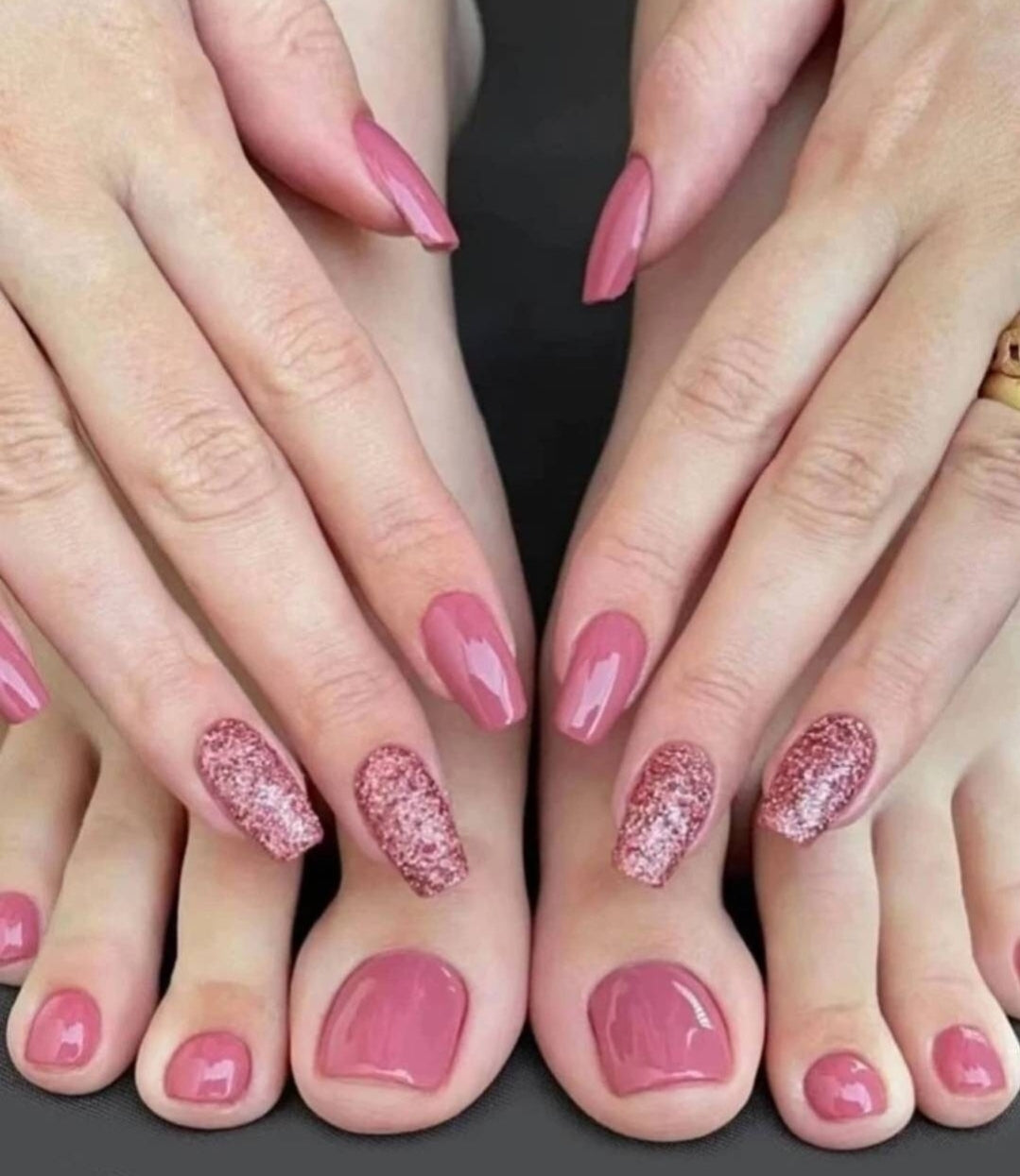 Nails - pink glitter