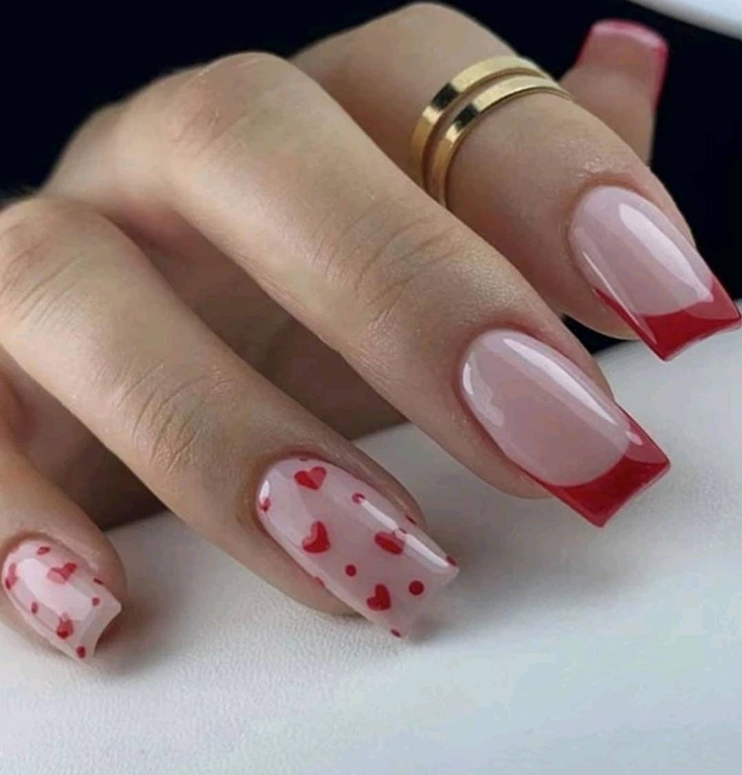 Nails - red heart