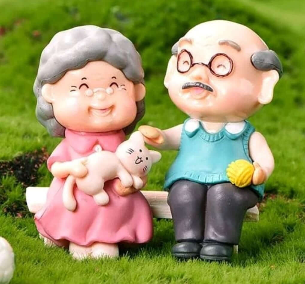 cute older couple resin cake topper