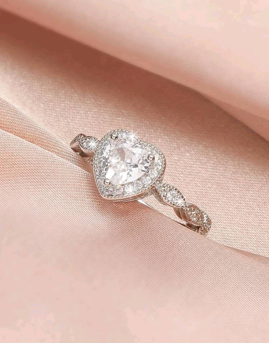 Ring (S) - zircon heart