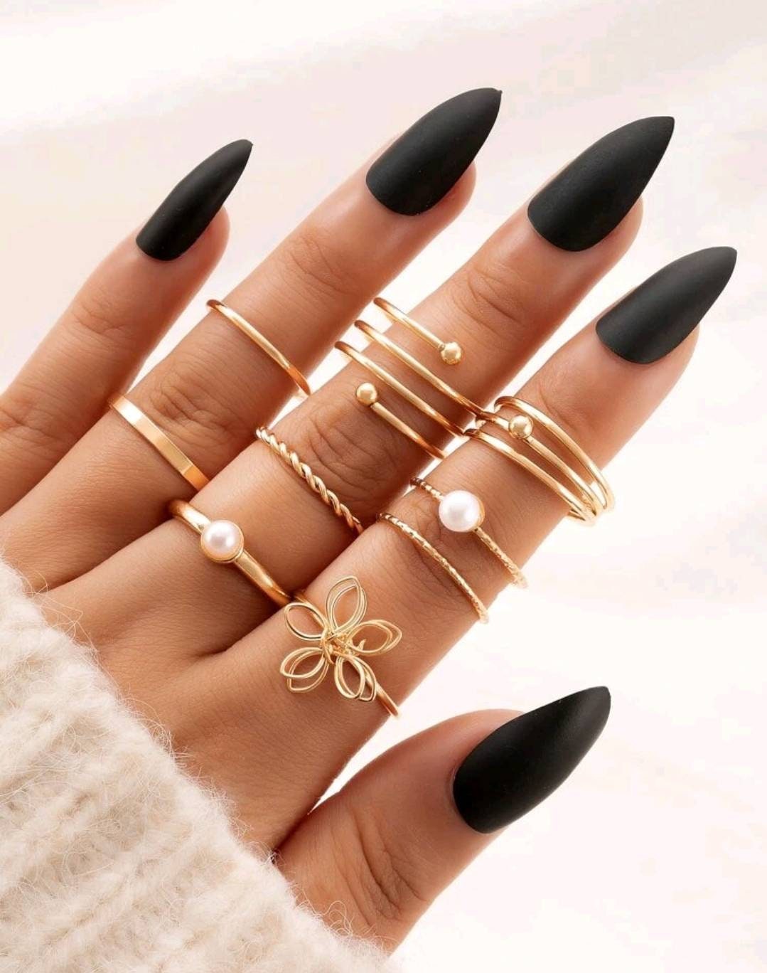 Rings Set (K-P) - gold stackable (8)