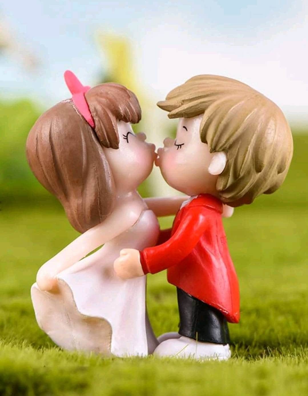 cute couple kissing resin cake topper