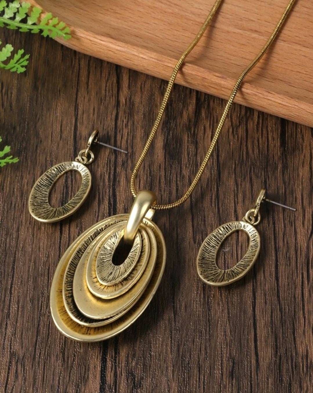 Necklace Set - ancient bronze oval