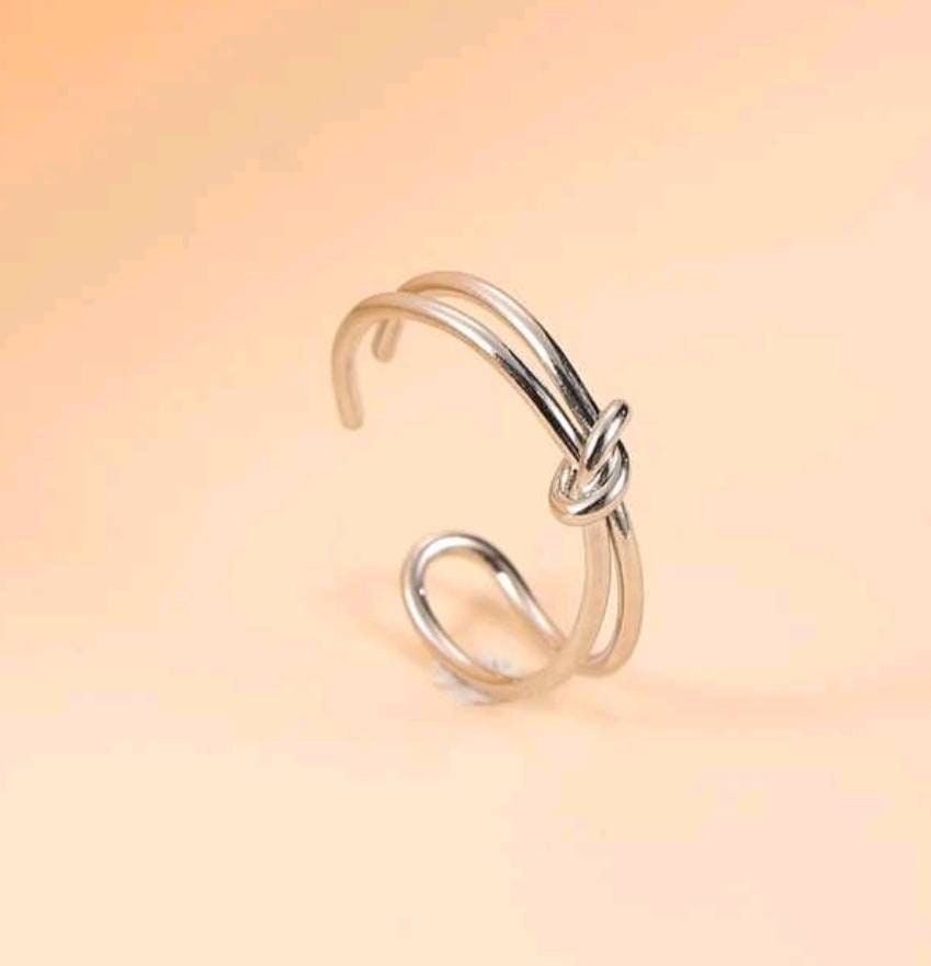 Ring (O) - silver knot