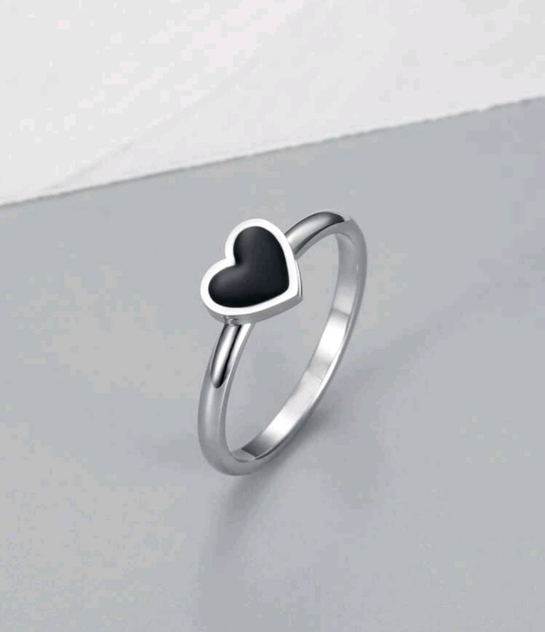 Ring (L - R) - silver heart