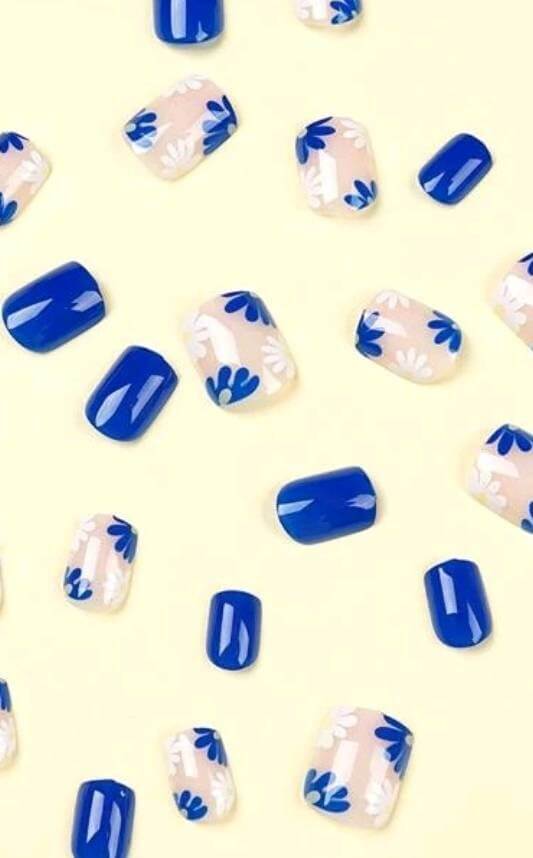 Nails - blue floral