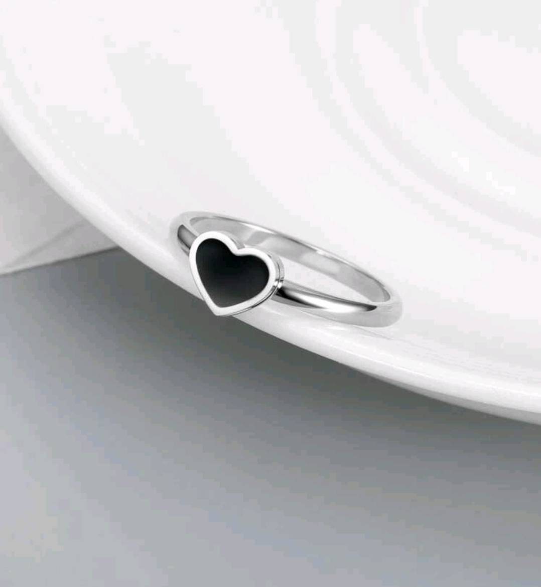 Ring (L - R) - silver heart