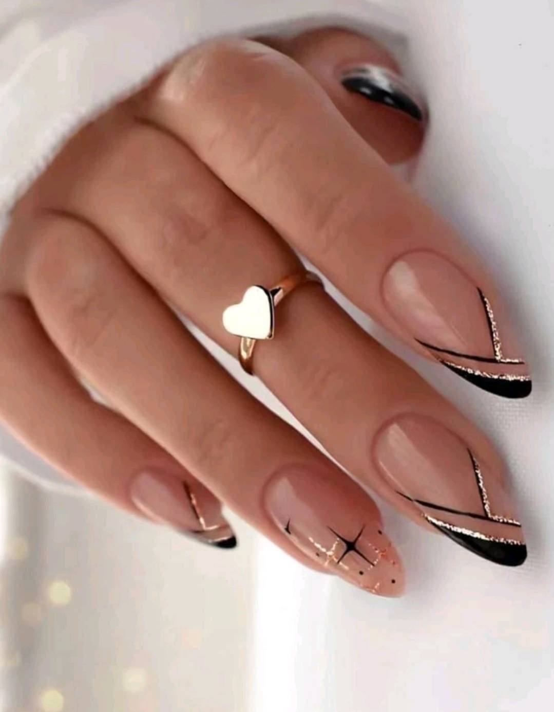 Nails - black gold