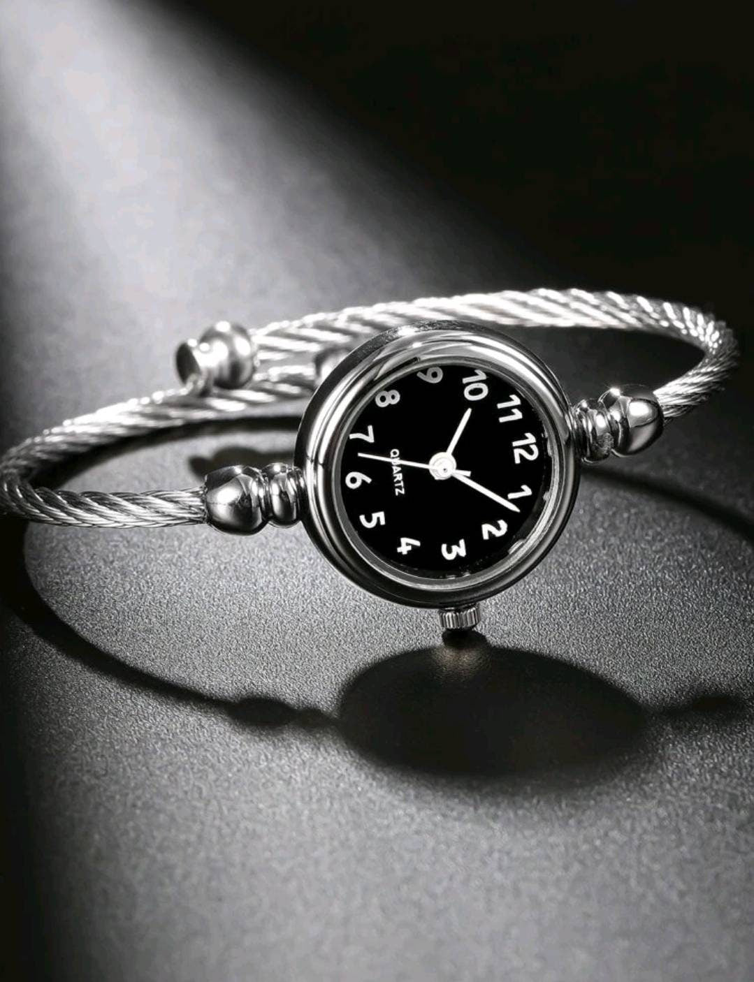 Watch - round twisted silver Quartz minimalist