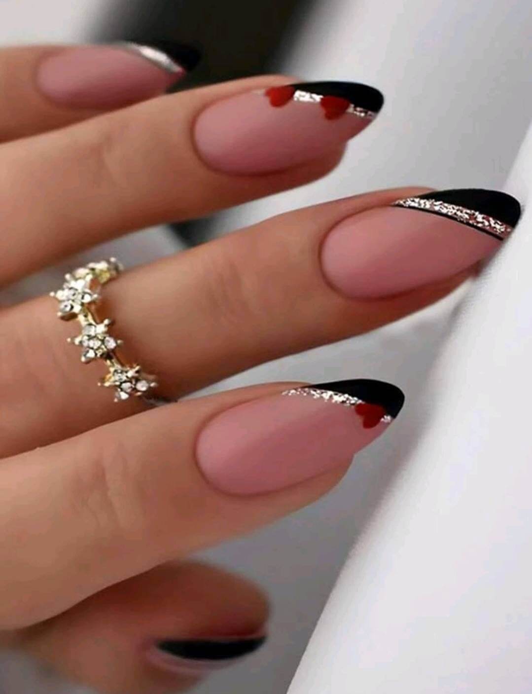 Nails - black heart