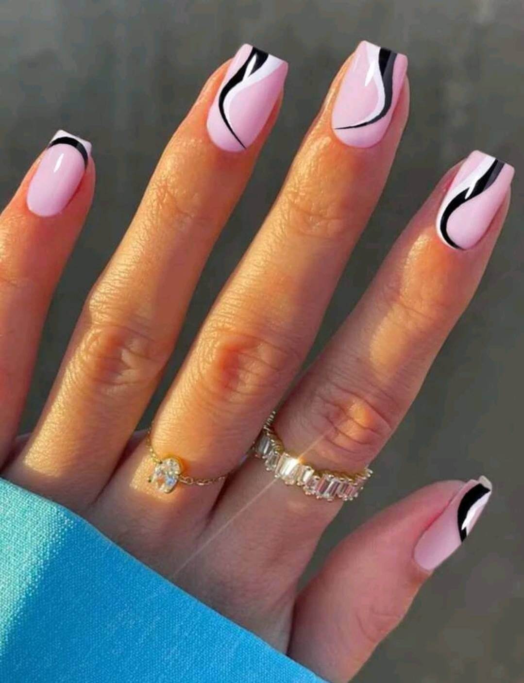 Nails - black white pink