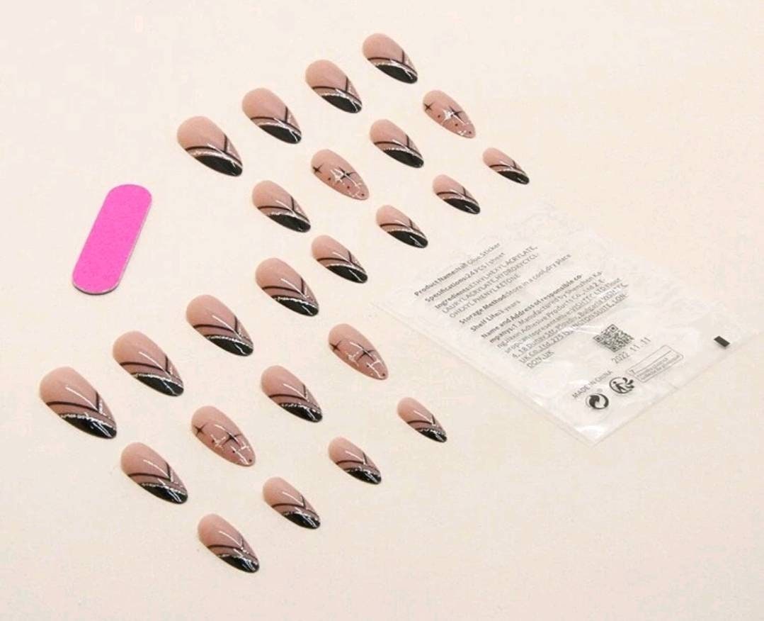 Nails - black gold