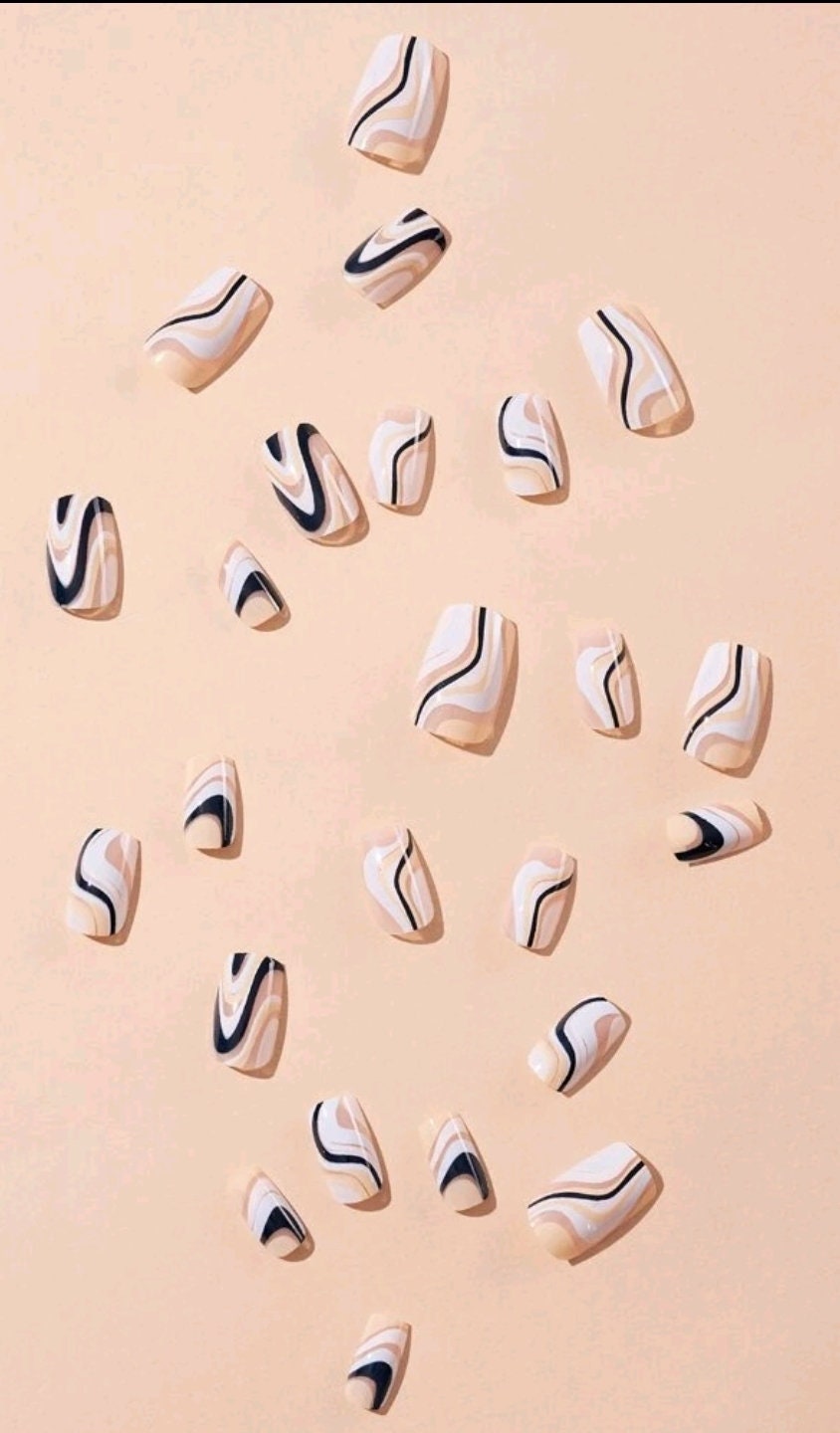 Nails - cute blue swirl