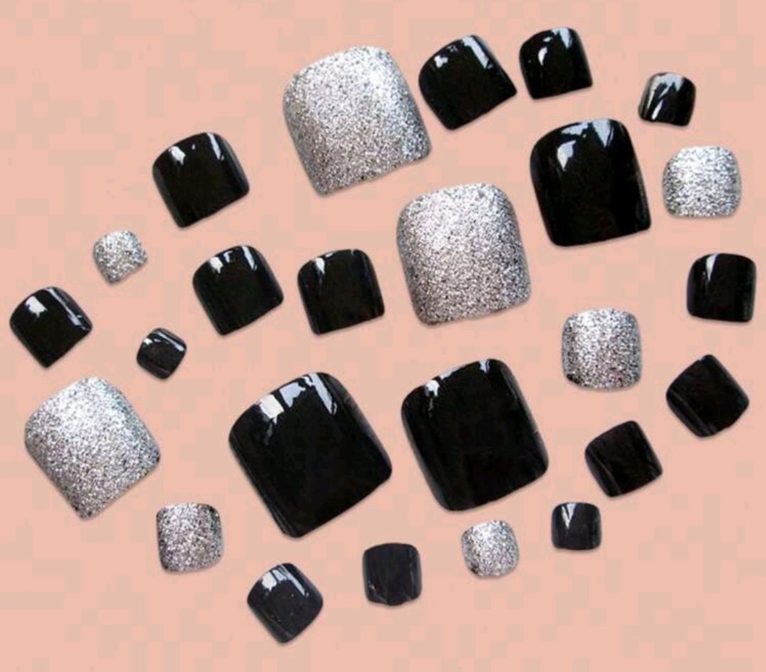 Nails - glitzy black silver (toes)