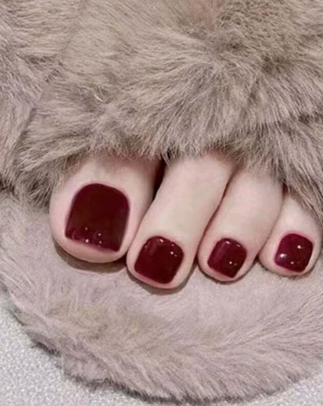 Nails - burgundy (toes)