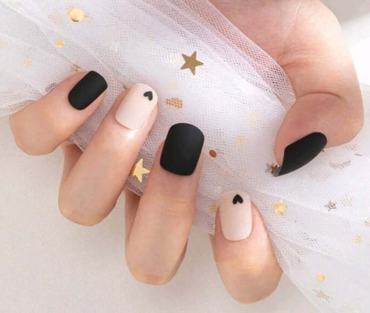 Nails - black heart