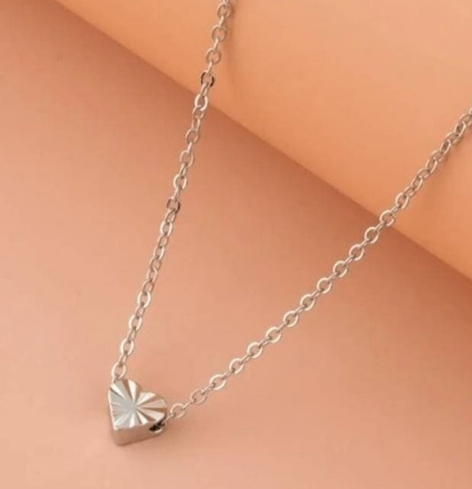  NECKLACE - dainty glitzy silver heart