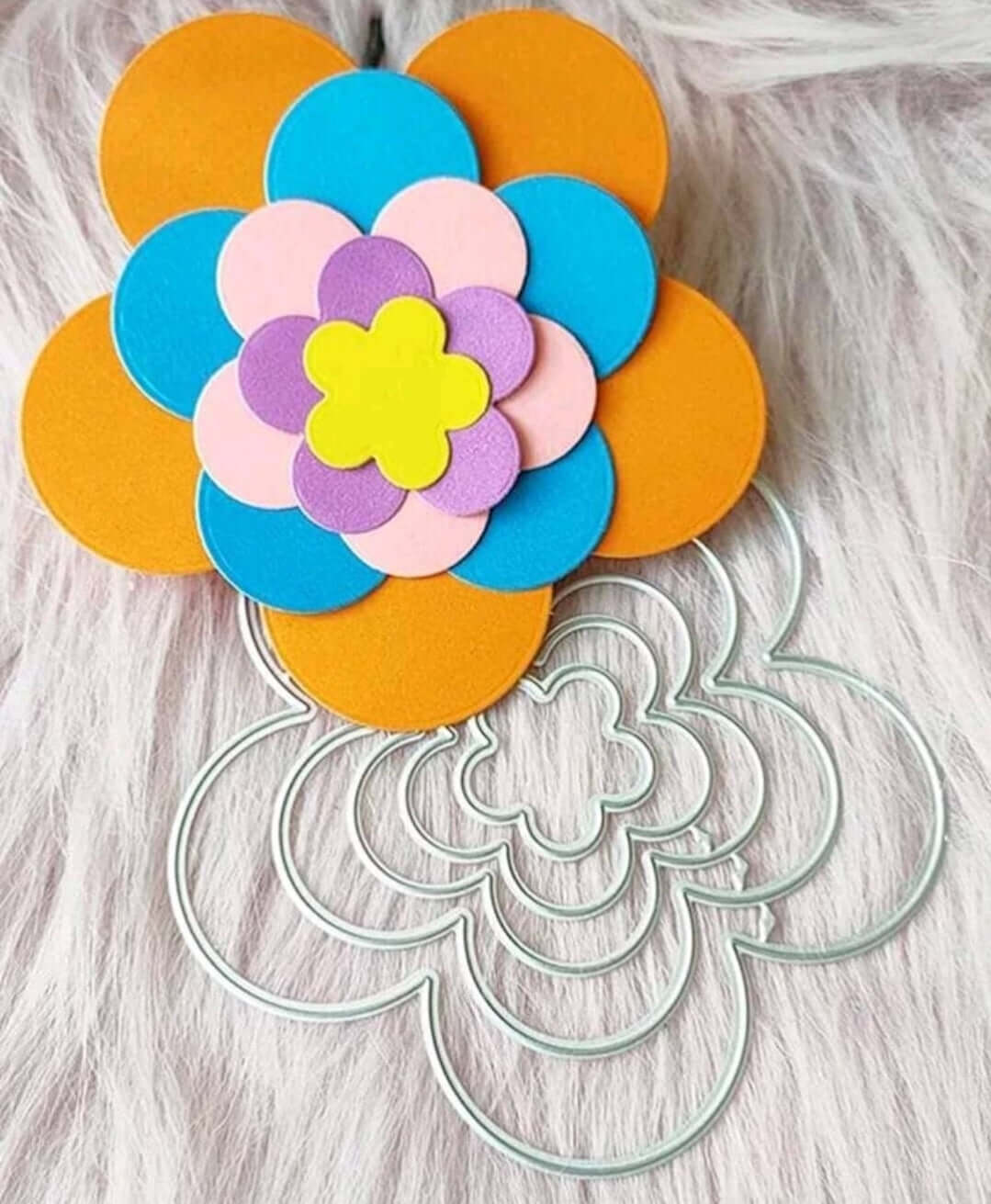 Craft - metal die - floral Nesting frames