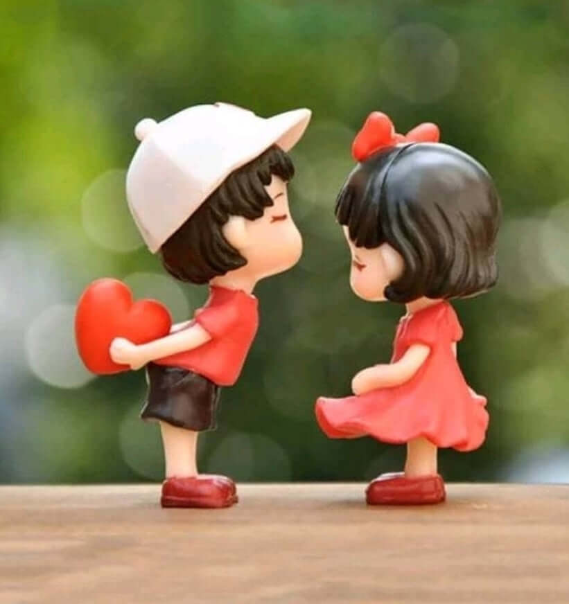 cute kissing couple resin cake topper 