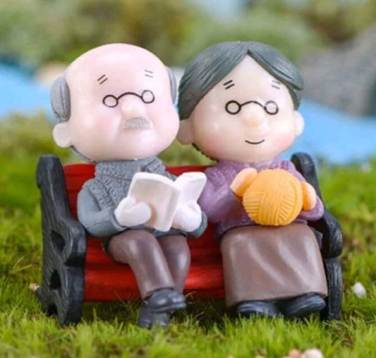cute older couple resin cake topper
