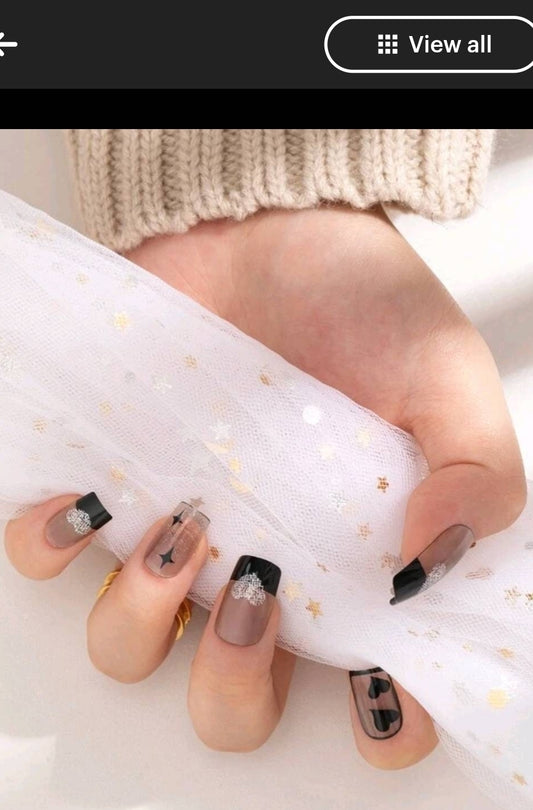 Nails - glitzy black heart
