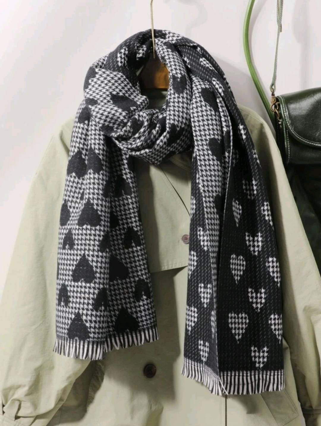  Scarf - houndstooth