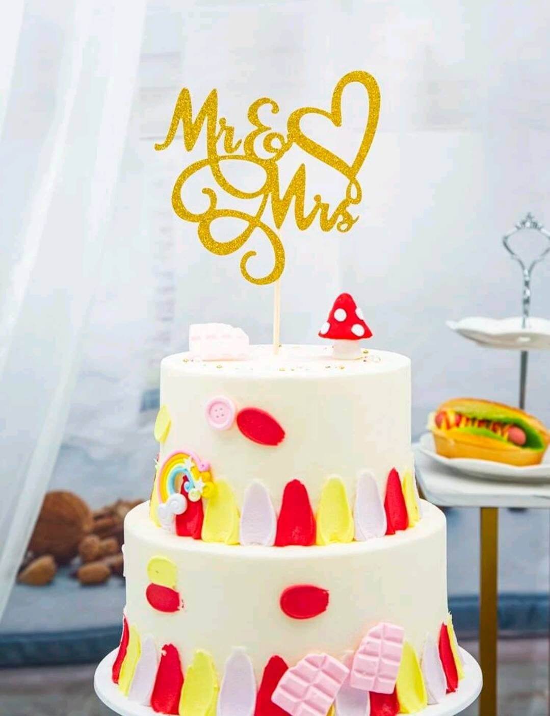 gold Mr & Mrs cake topper