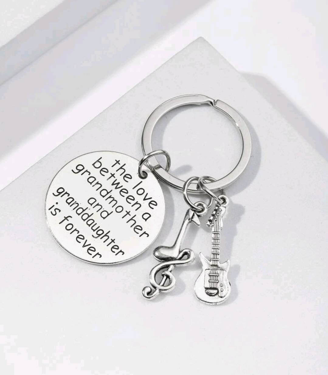 Keyring - grandmother granddaughter
