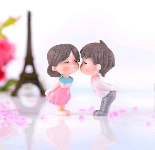 cute couple kissing resin cake topper