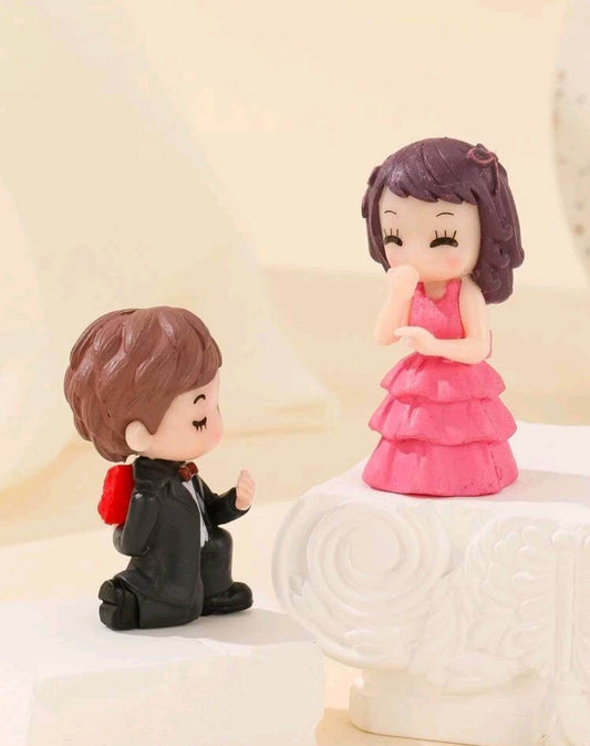 Engagement Cake Topper - cute kissing couple