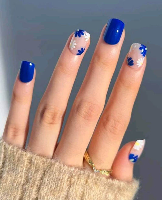 Nails - blue floral