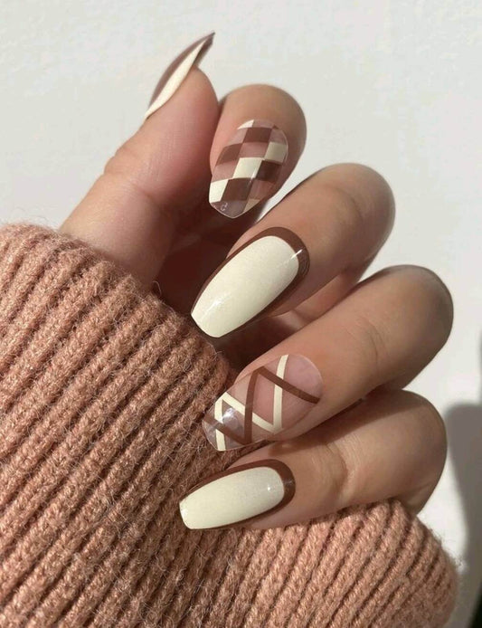 Nails - brown beige
