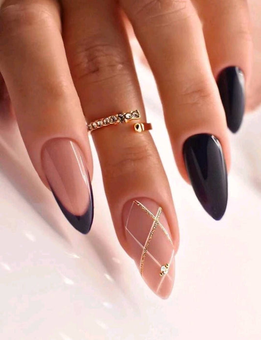 Nails - glitzy black heart