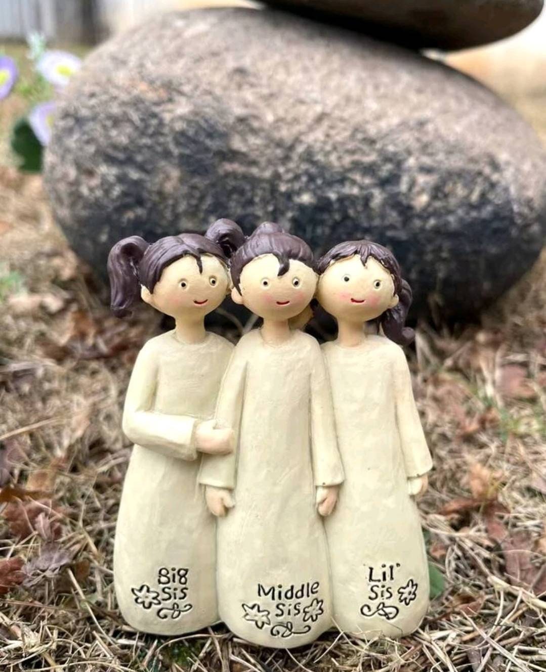 Ornament - sister statue