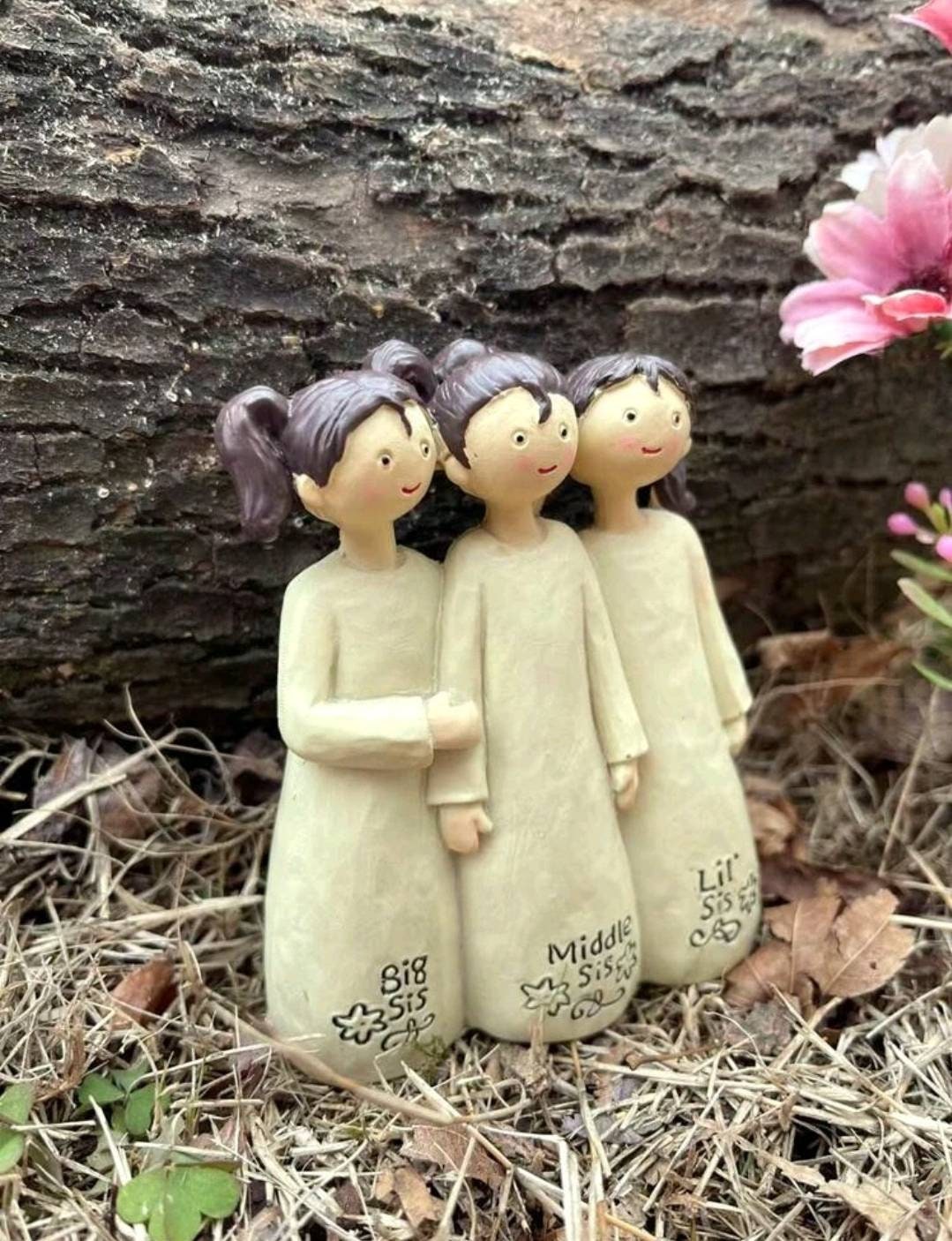 Ornament - sister statue