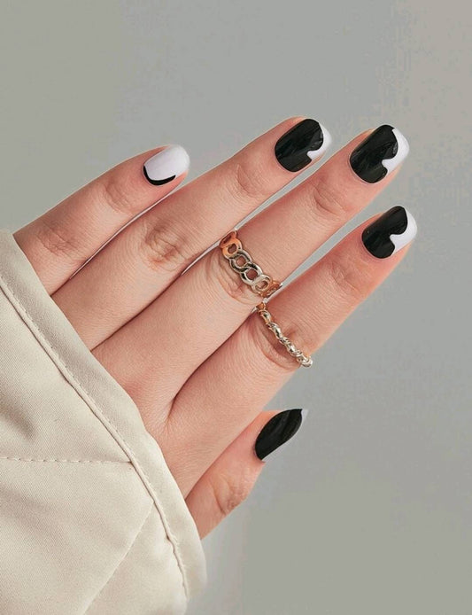 Nails - black white