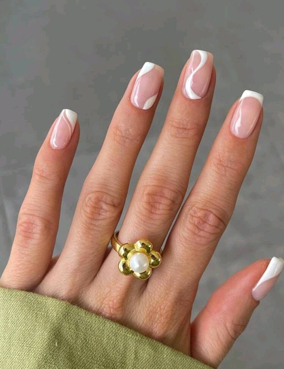 Nails - white swirl