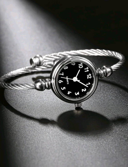 Watch - round twisted silver Quartz minimalist