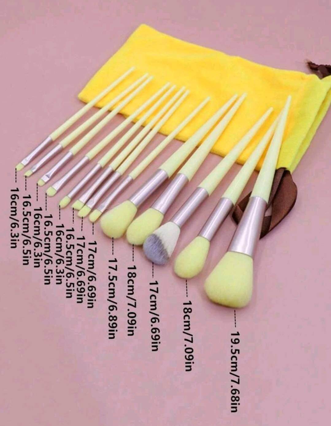 Make up brush set in pretty holder